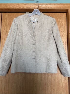 Talbots Petites Cream Silk Blend Floral Jacquard Collarless Blazer